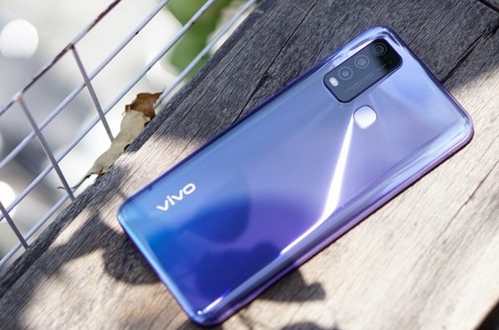 Camera của Vivo Y50 không chê vào đâu được